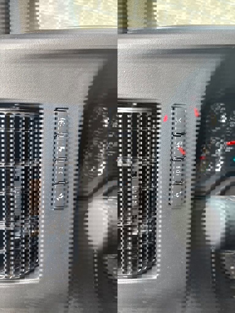 New 2025 Chevrolet Express 3500 w/ Power Convenience Package image 27