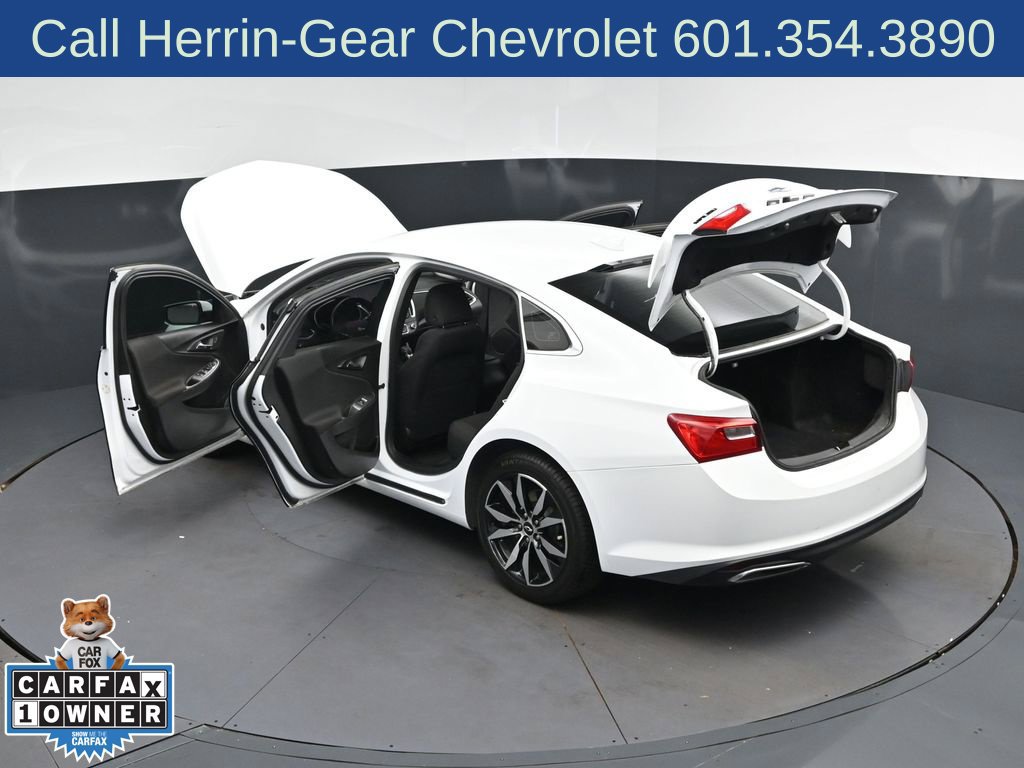Used 2023 Chevrolet Malibu RS FWD image 2