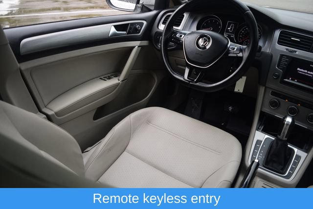 Used 2015 Volkswagen Golf SE FWD image 2