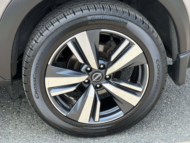 Used 2023 Nissan Rogue SL AWD/4WD image 8