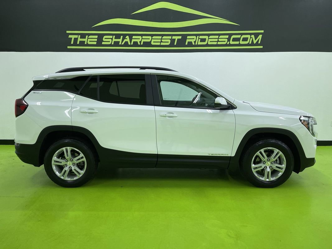 Used 2023 GMC Terrain SLE w/ Driver Convenience Package image 11