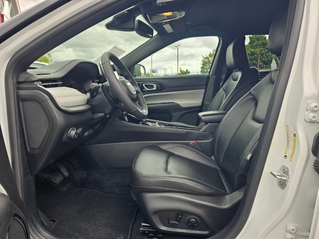 Certified 2025 Jeep Compass Limited AWD/4WD image 26