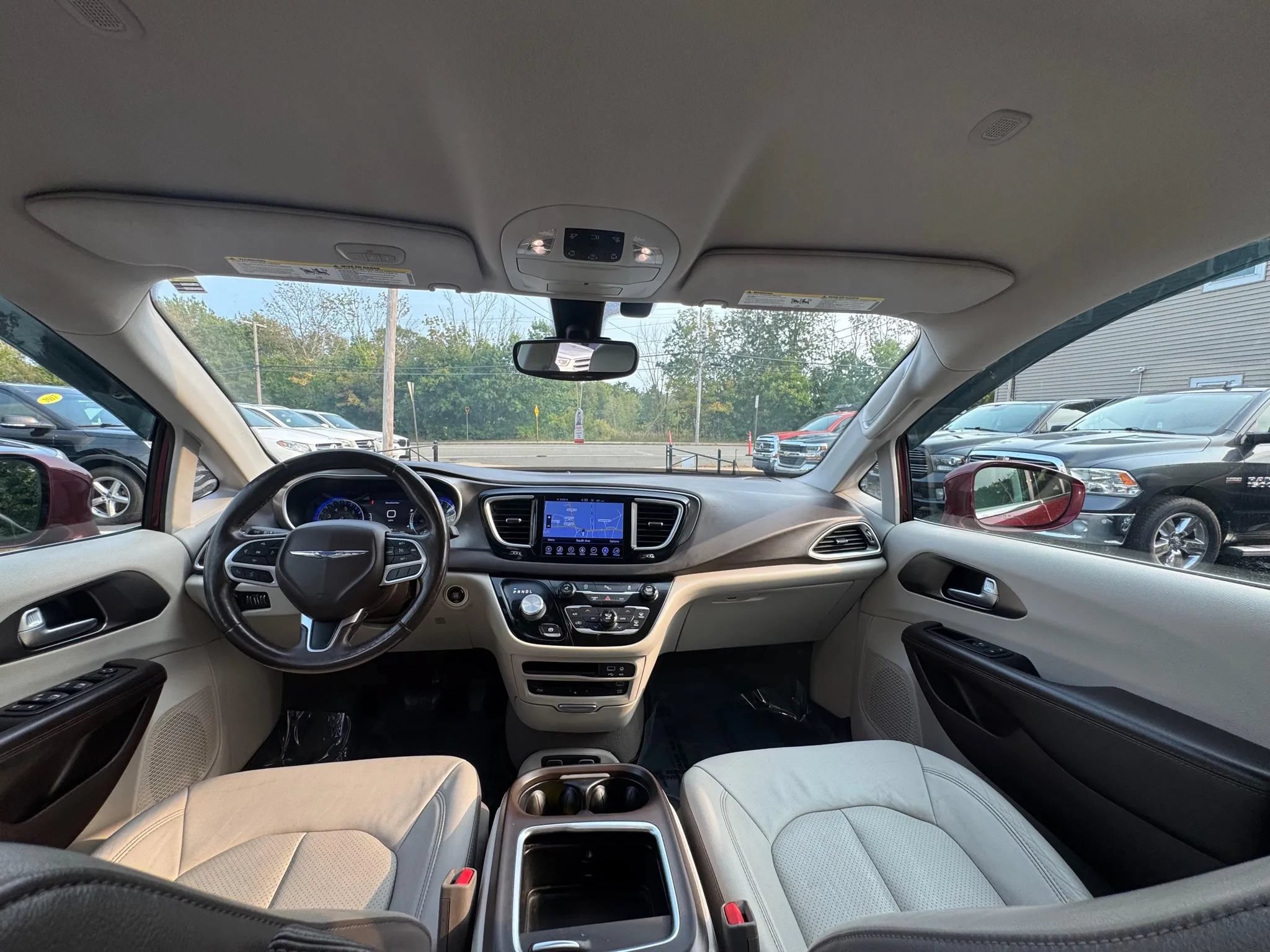 Used 2017 Chrysler Pacifica Touring-L Plus image 12