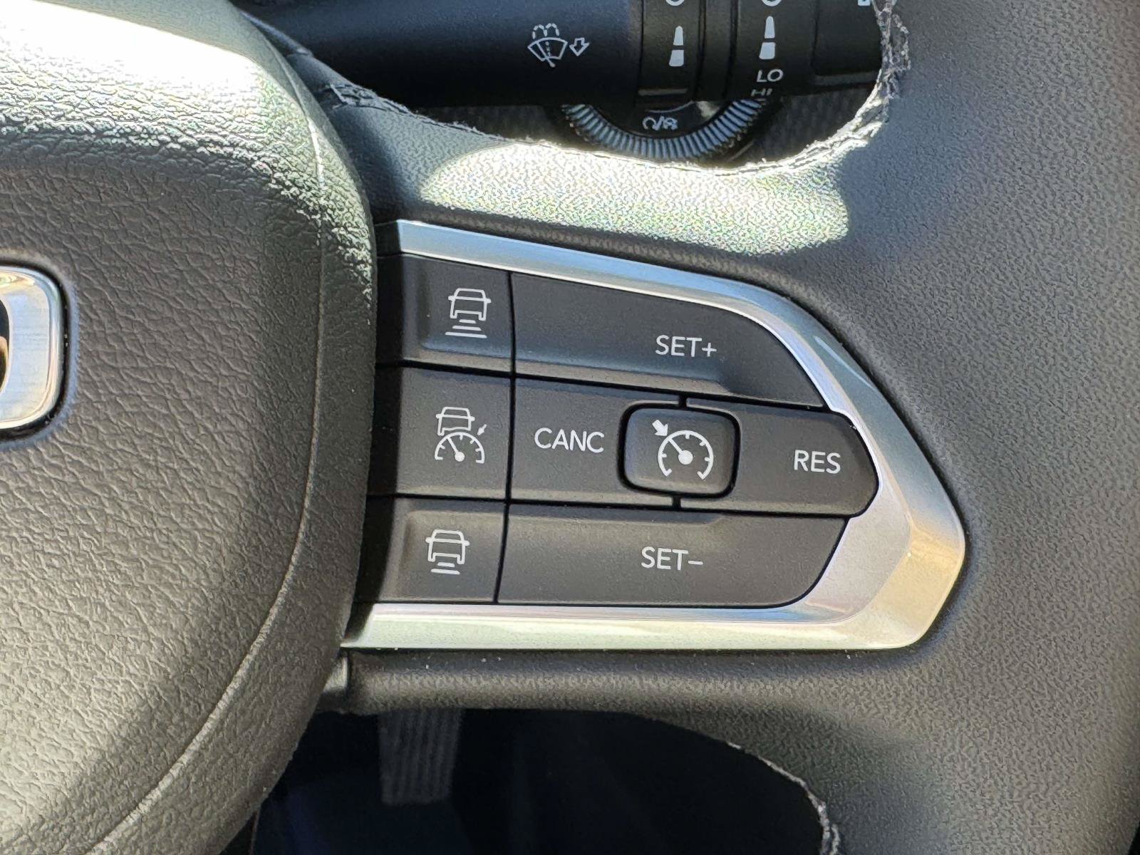 Used 2025 Jeep Compass Limited w/ Sun & Sound Group AWD/4WD image 22