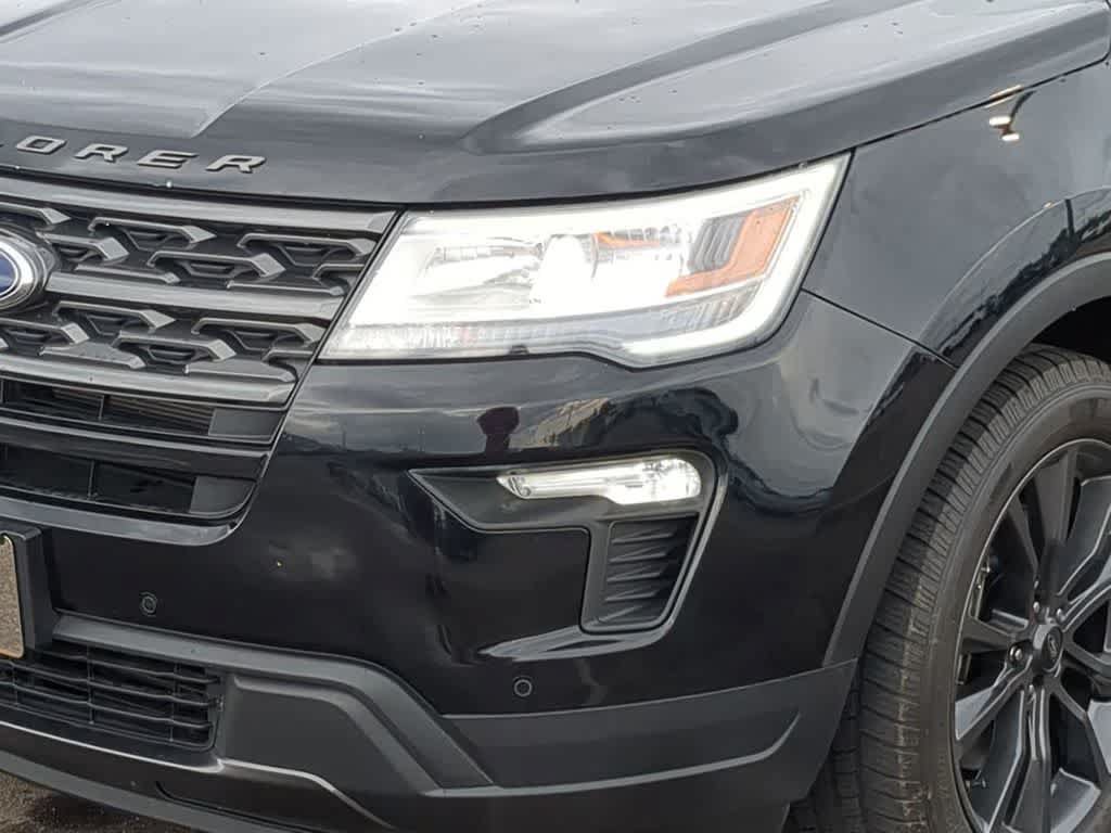 Used 2018 Ford Explorer XLT w/ Equipment Group 202A AWD/4WD image 10