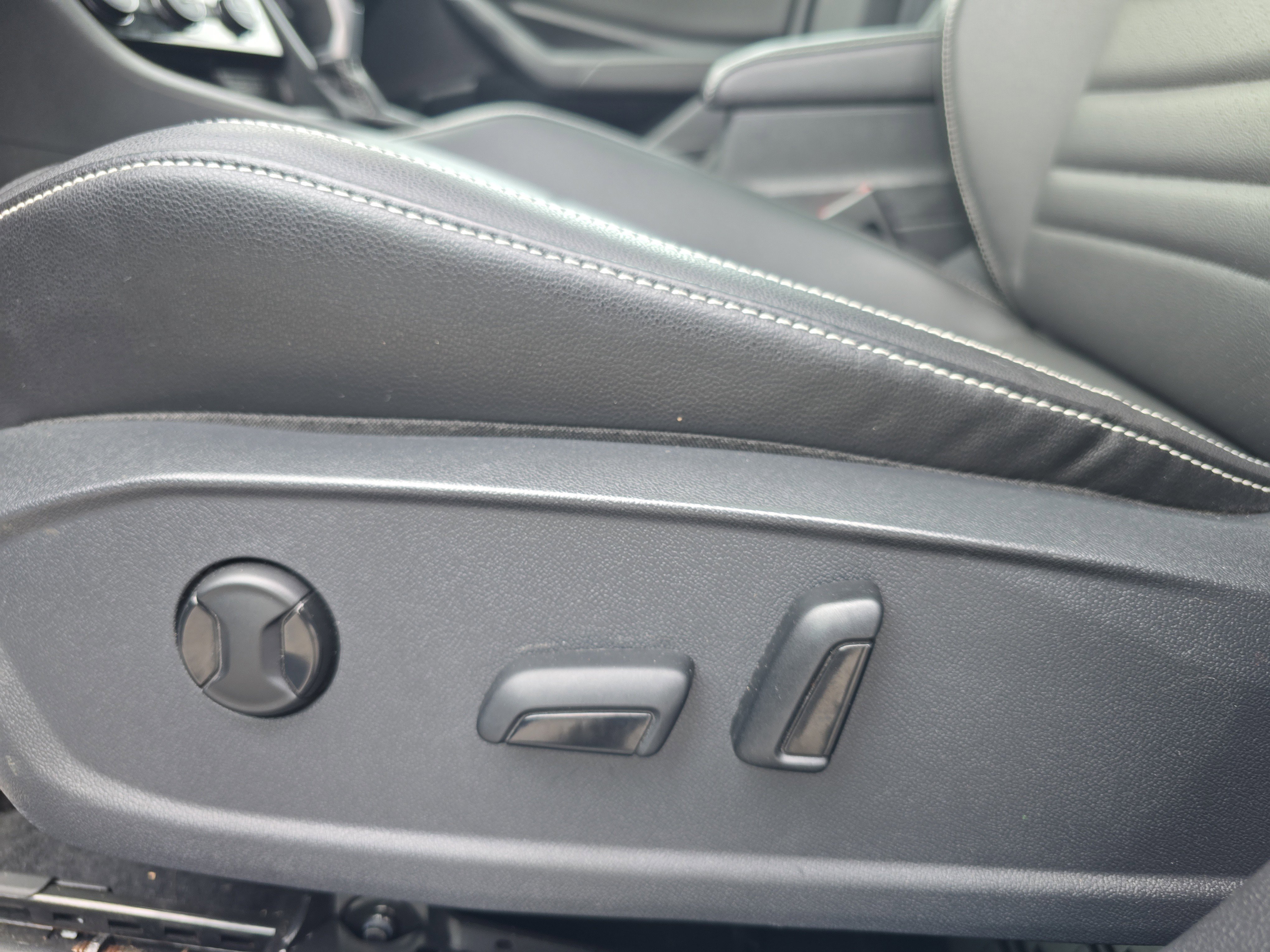 Used 2022 Volkswagen Jetta SE FWD image 13