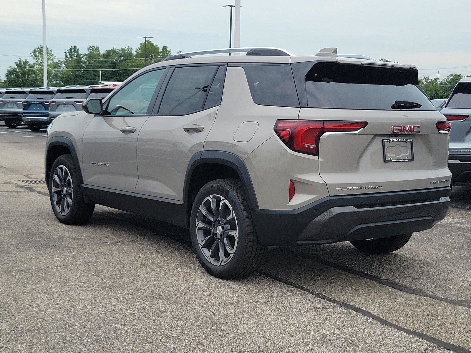 New 2027 GMC Terrain Elevation w/ Elevation Premium Package AWD/4WD image 3