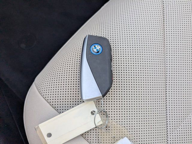 Used 2023 BMW iX xDrive50 image 35