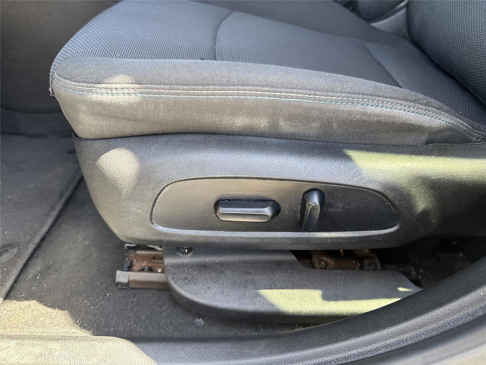 Used 2017 Chevrolet Cruze LT w/ Convenience Package FWD image 12