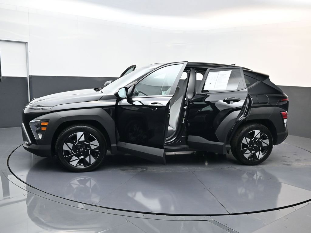 Certified 2025 Hyundai Kona SEL image 24