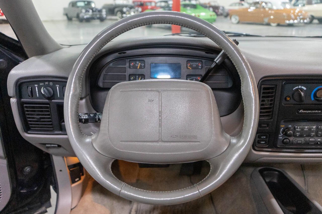Used 1995 Chevrolet Impala SS RWD image 12
