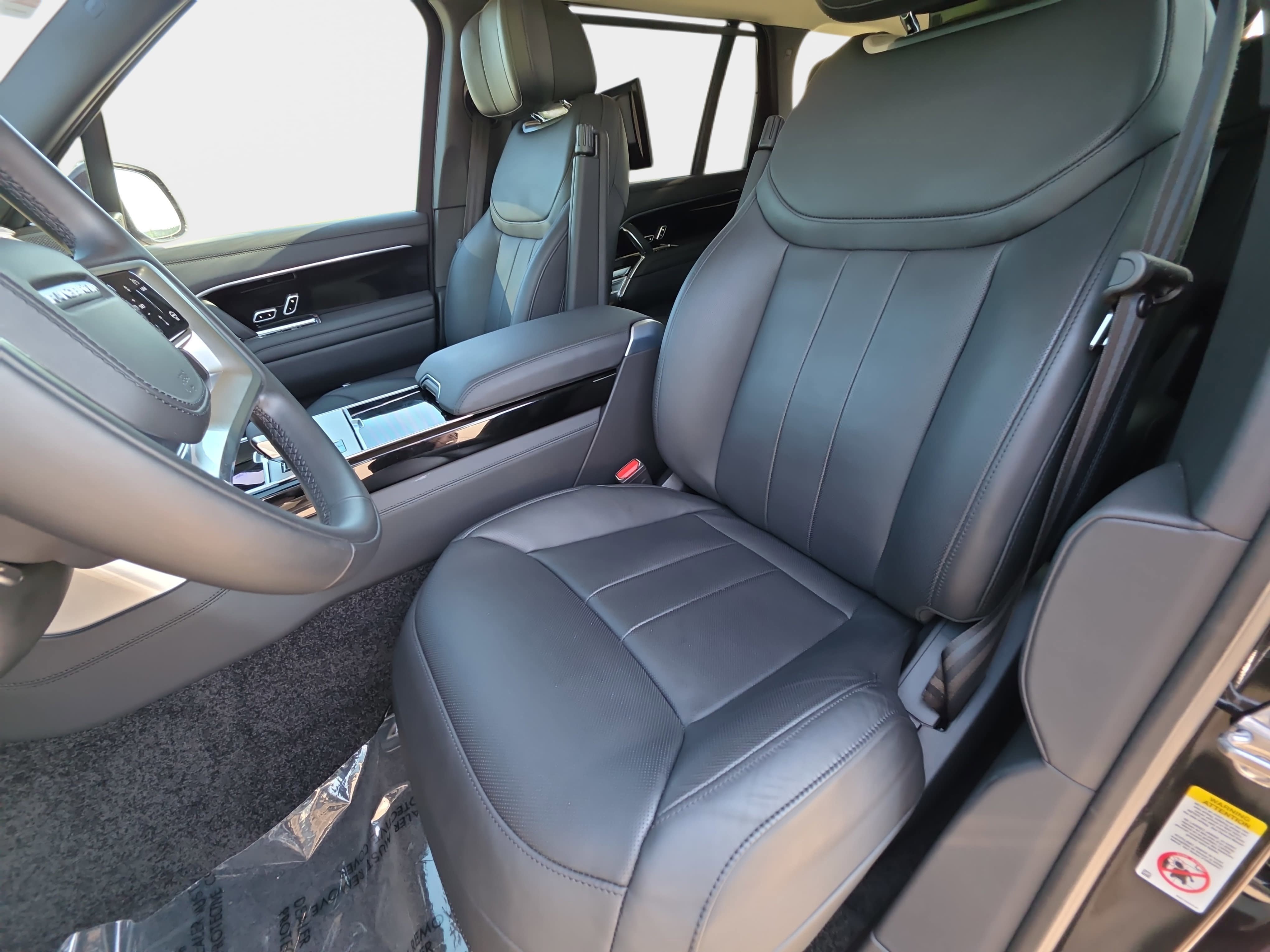 Certified 2024 Land Rover Range Rover Long Wheelbase Autobiography AWD/4WD image 17