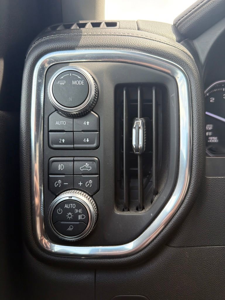 Used 2020 GMC Sierra 1500 SLT w/ Driver Alert Package I AWD/4WD image 19