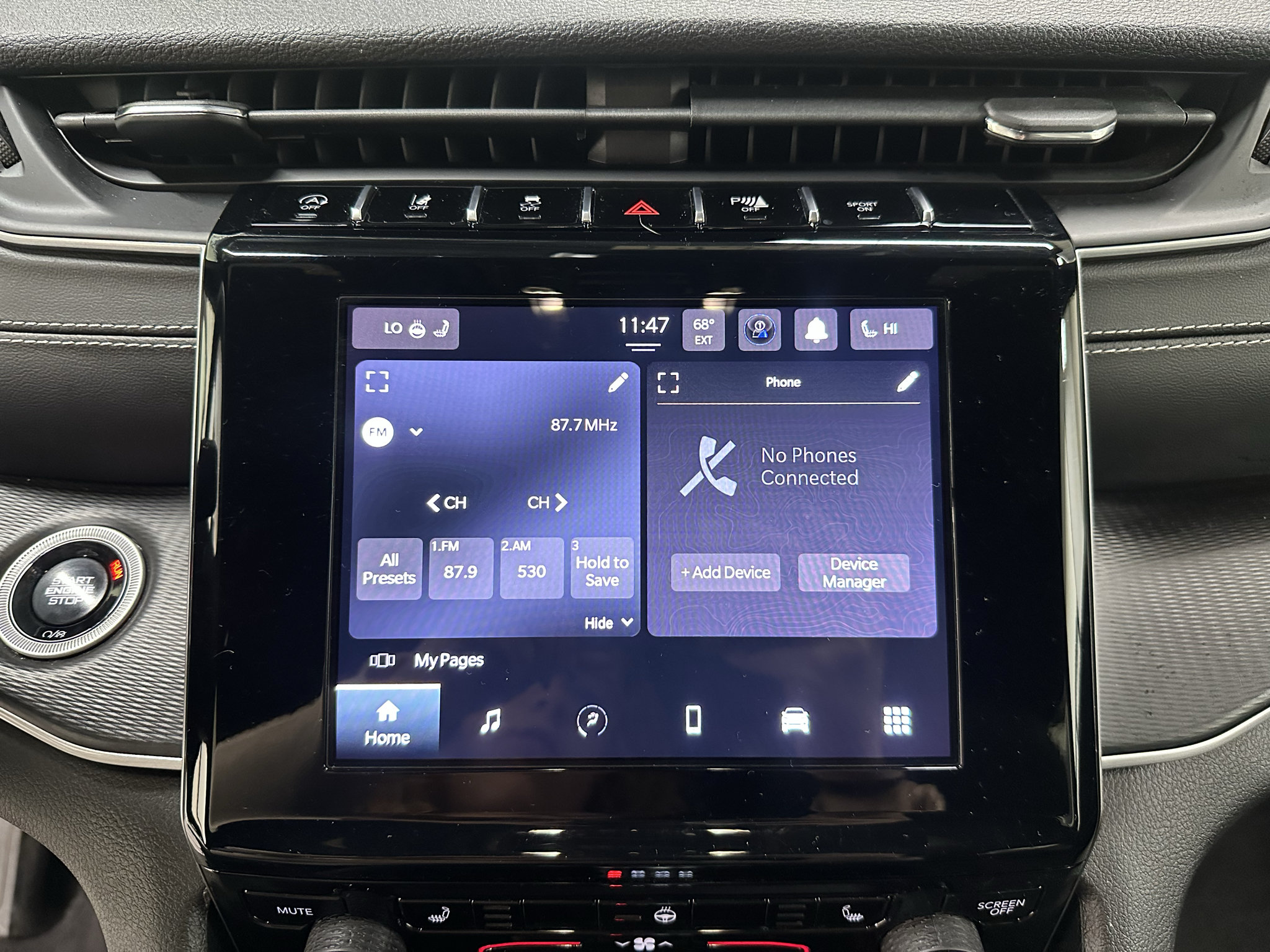 Used 2025 Jeep Grand Cherokee Altitude AWD/4WD image 28