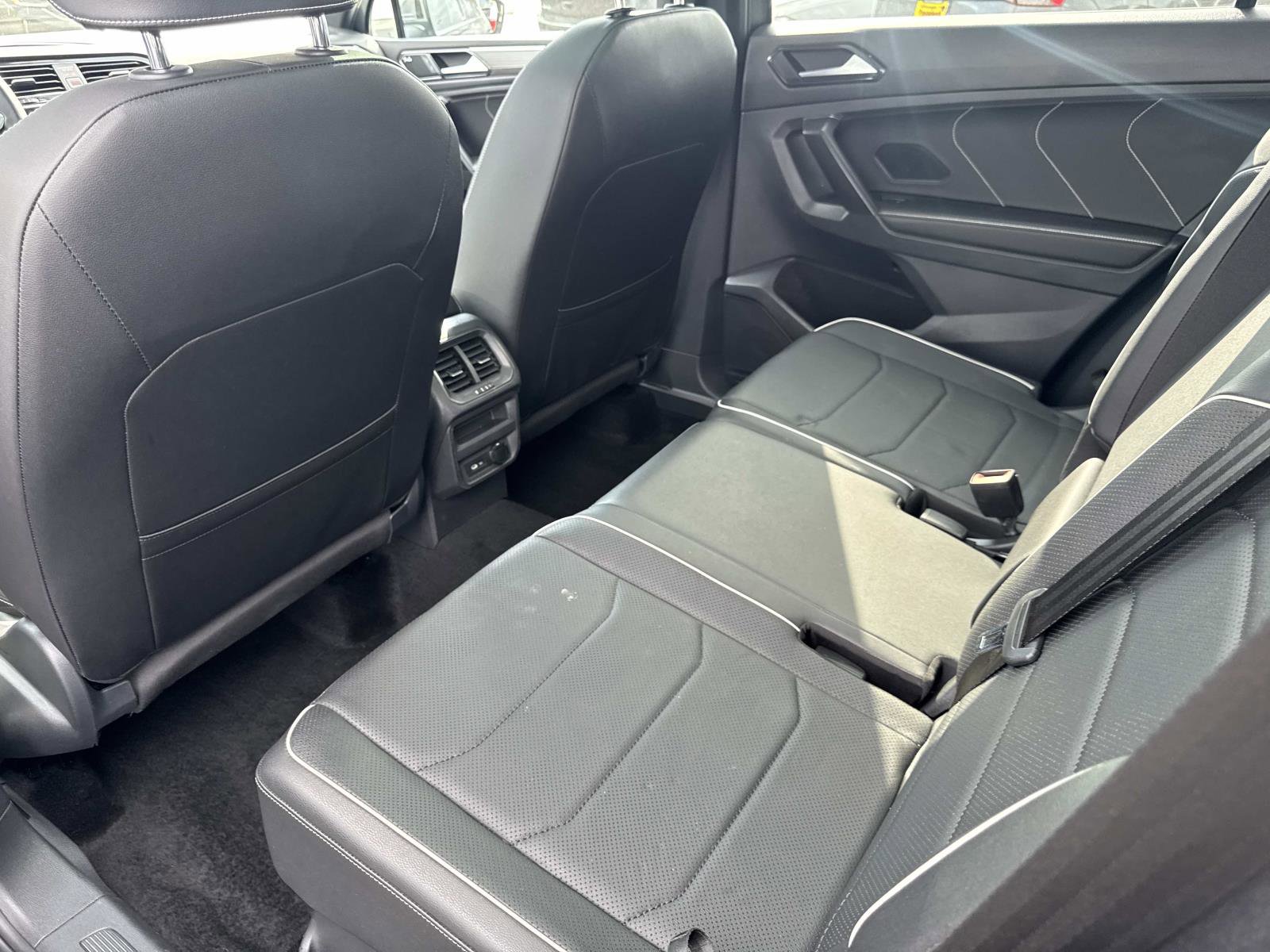 Certified 2023 Volkswagen Tiguan SEL R-Line image 12