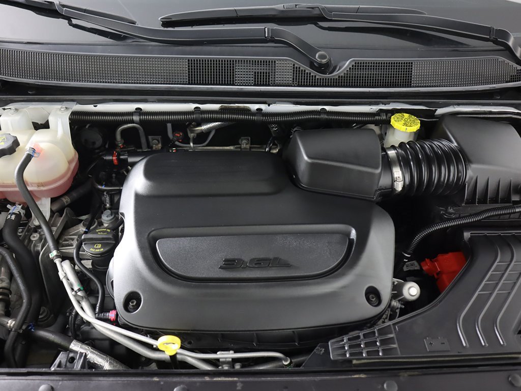 Used 2024 Chrysler Pacifica Touring-L image 20