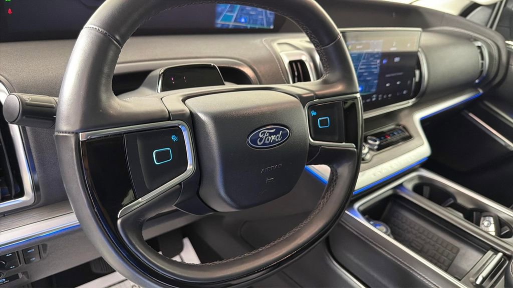 Used 2025 Ford Expedition Max Platinum AWD/4WD image 26