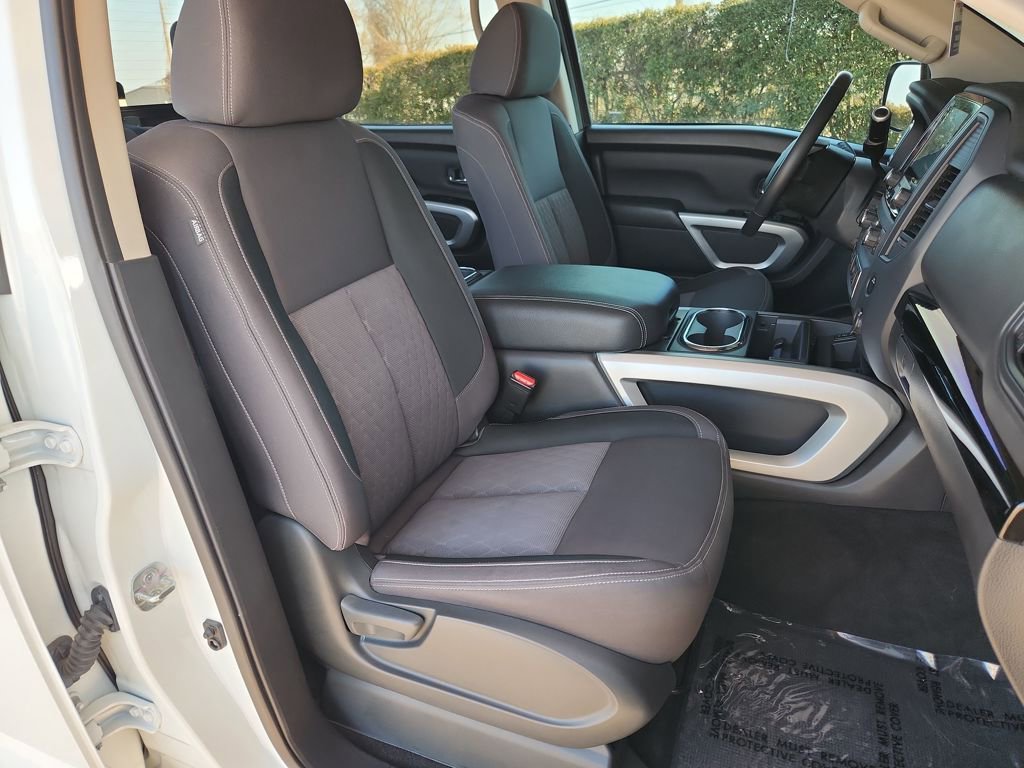 Certified 2024 Nissan Titan SV w/ SV Convenience Package image 15