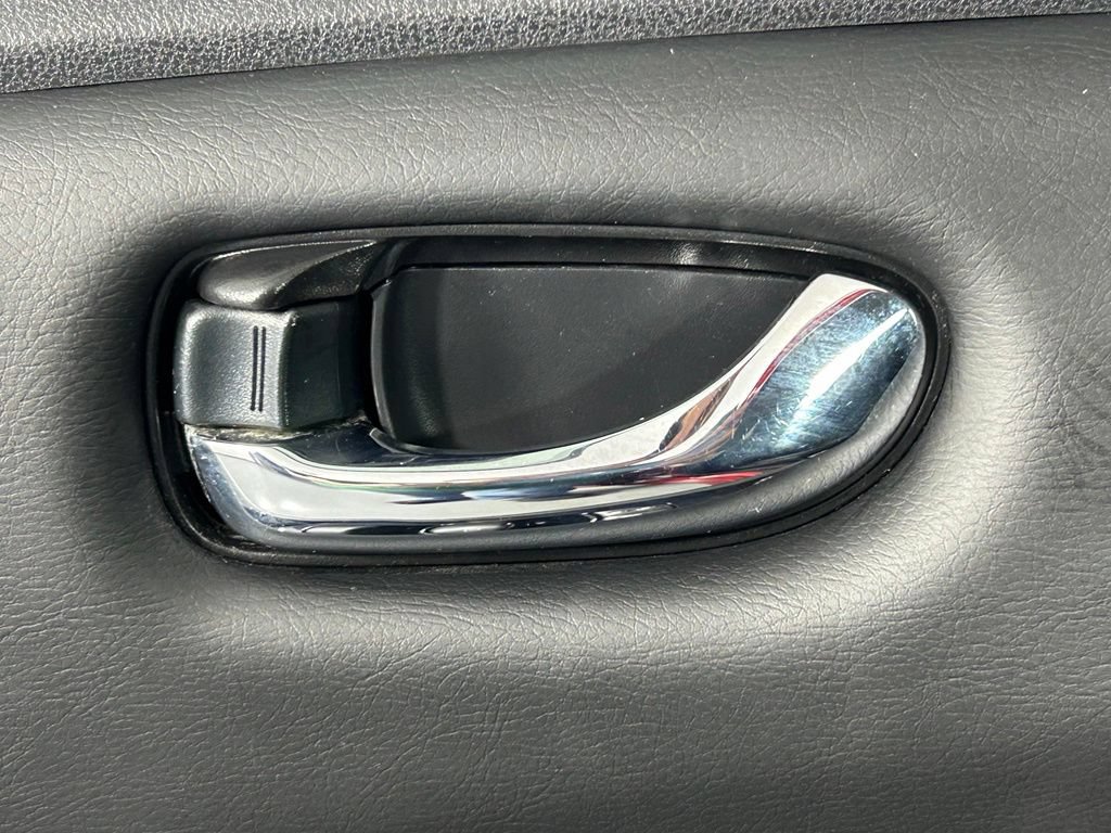 Used 2020 Nissan Leaf SL Plus FWD image 32