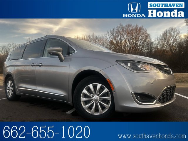 Used 2019 Chrysler Pacifica Touring-L w/ Advanced Safetytec Group