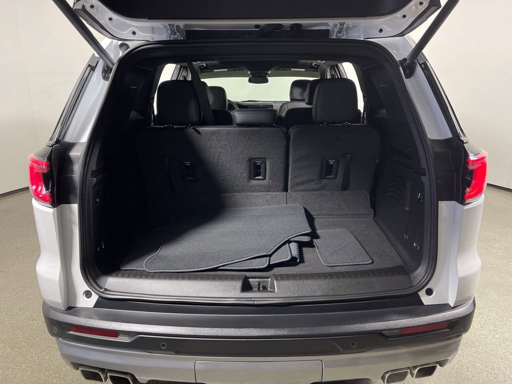 Used 2024 GMC Acadia Elevation image 10