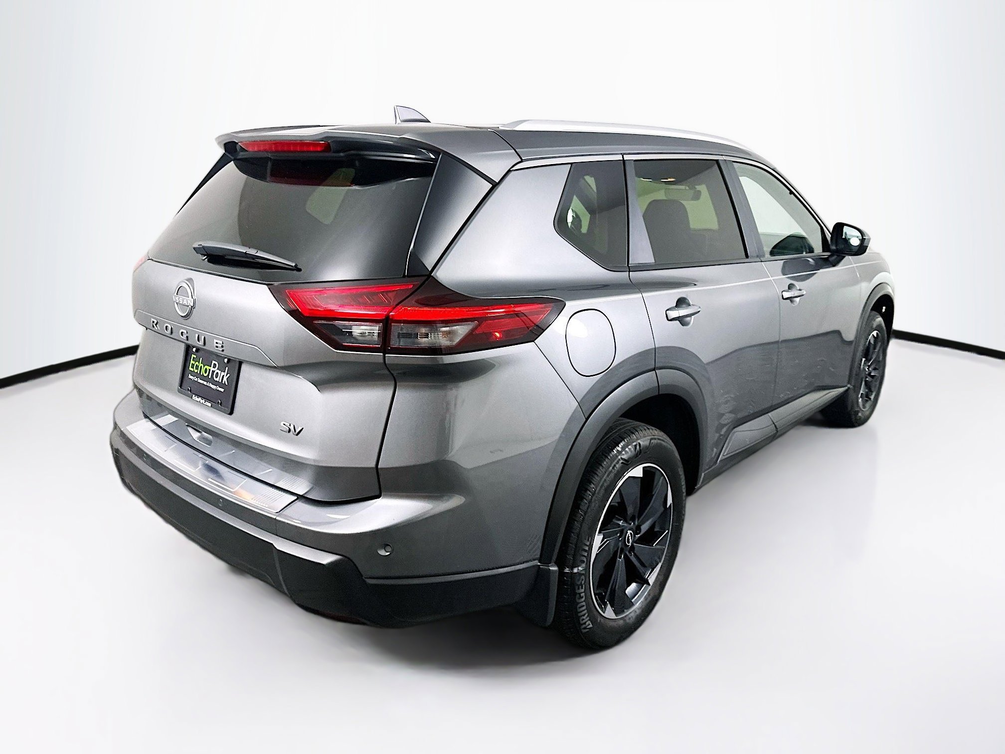 Used 2024 Nissan Rogue SV w/ SV Premium Package image 9