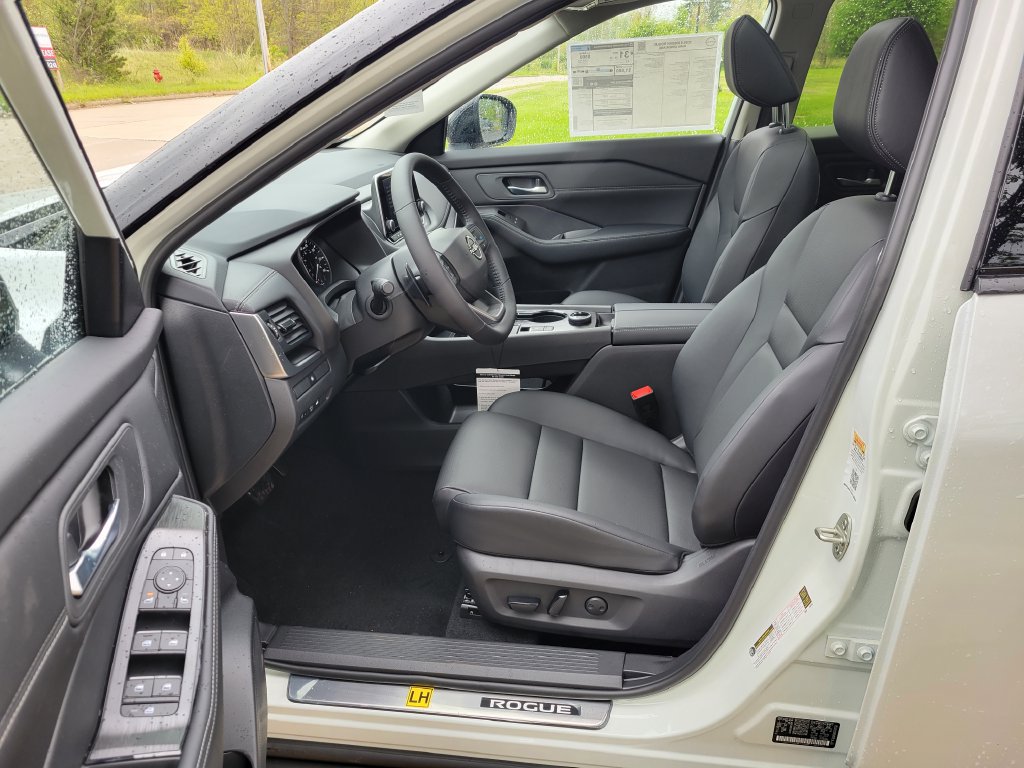 New 2026 Nissan Rogue Dark Armor AWD/4WD image 11