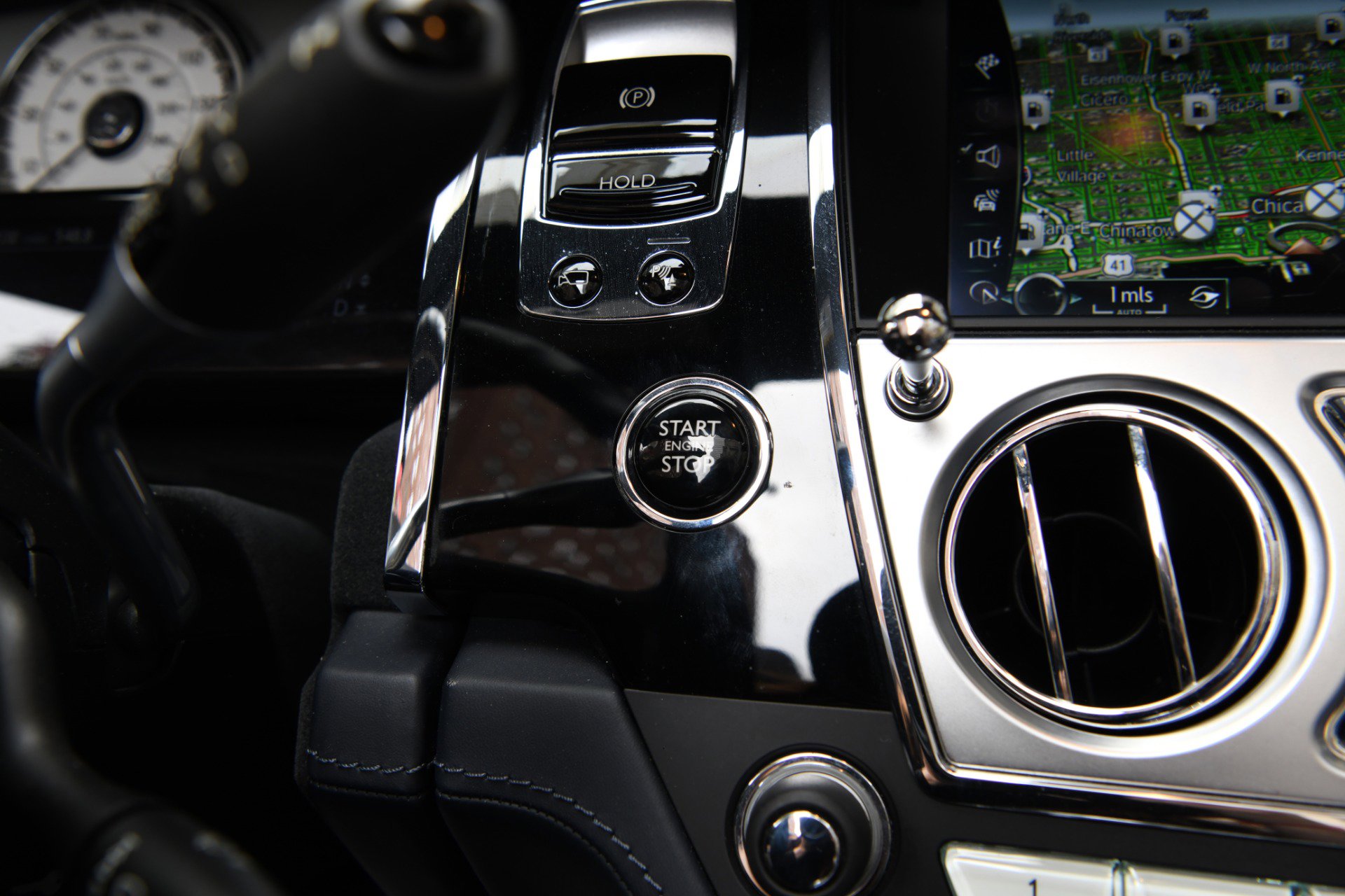 Used 2020 Rolls-Royce Dawn RWD image 14