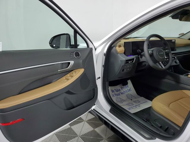New 2025 Hyundai Sonata Limited image 10