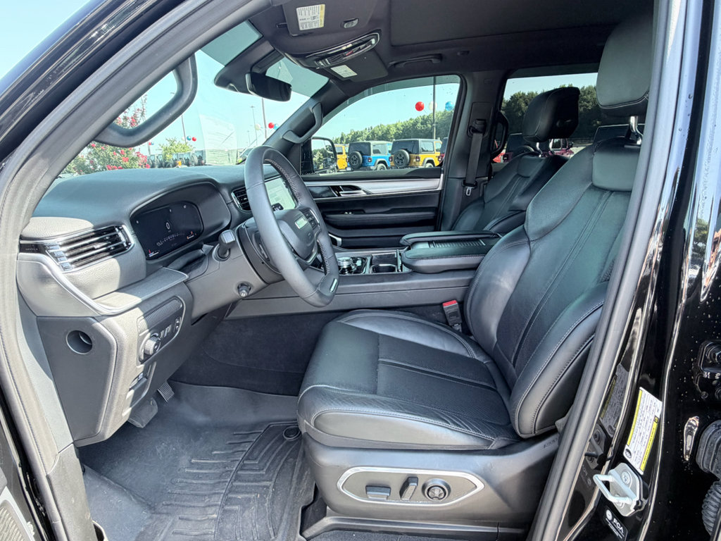 Used 2023 Jeep Wagoneer Series II RWD image 22