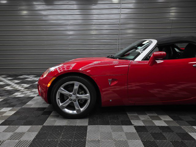 Used 2006 Pontiac Solstice Convertible w/ Premium Package RWD image 30