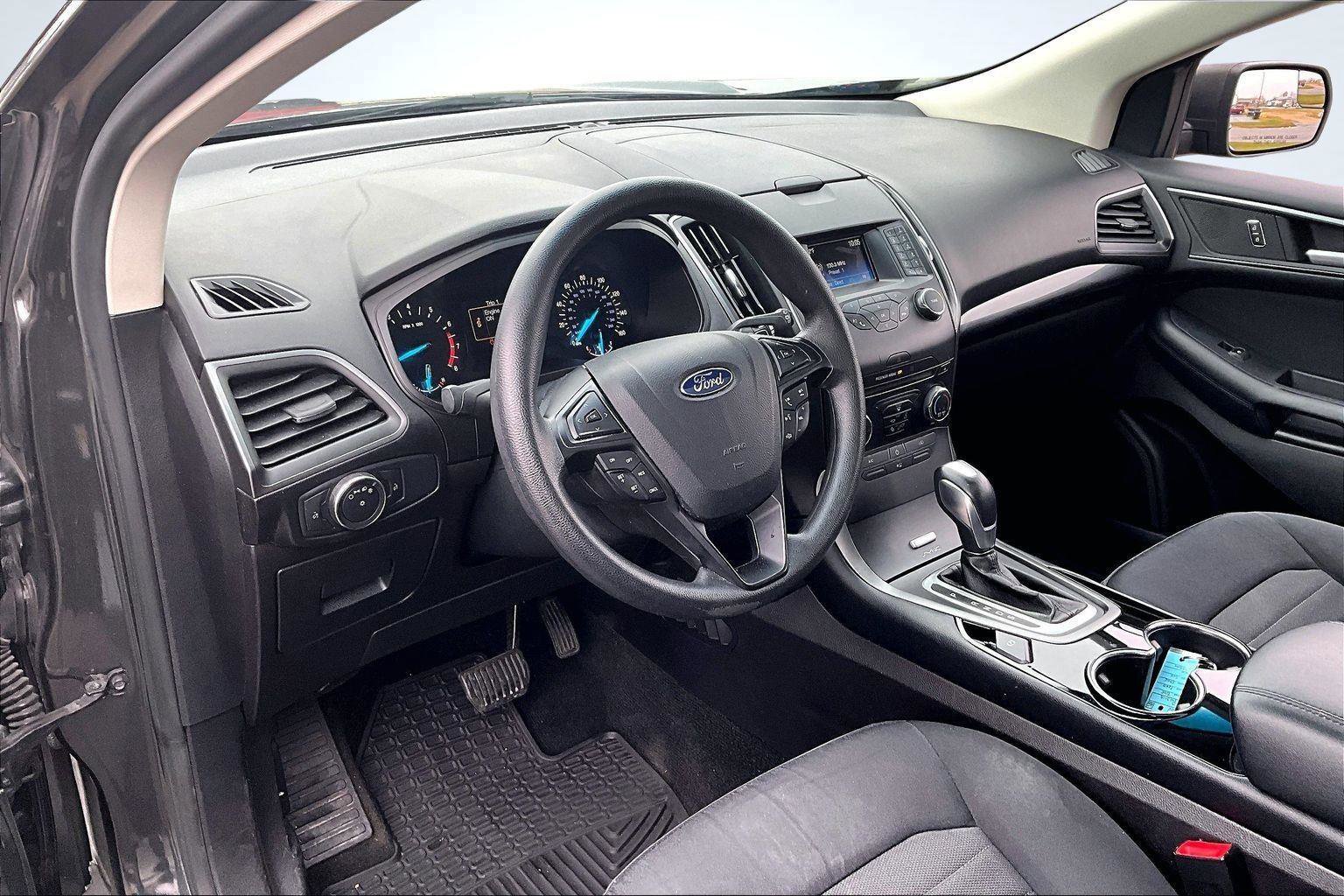 Used 2015 Ford Edge SE image 13