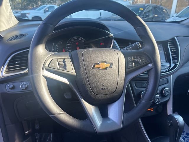 Used 2022 Chevrolet Trax LT w/ LT Convenience Package image 7