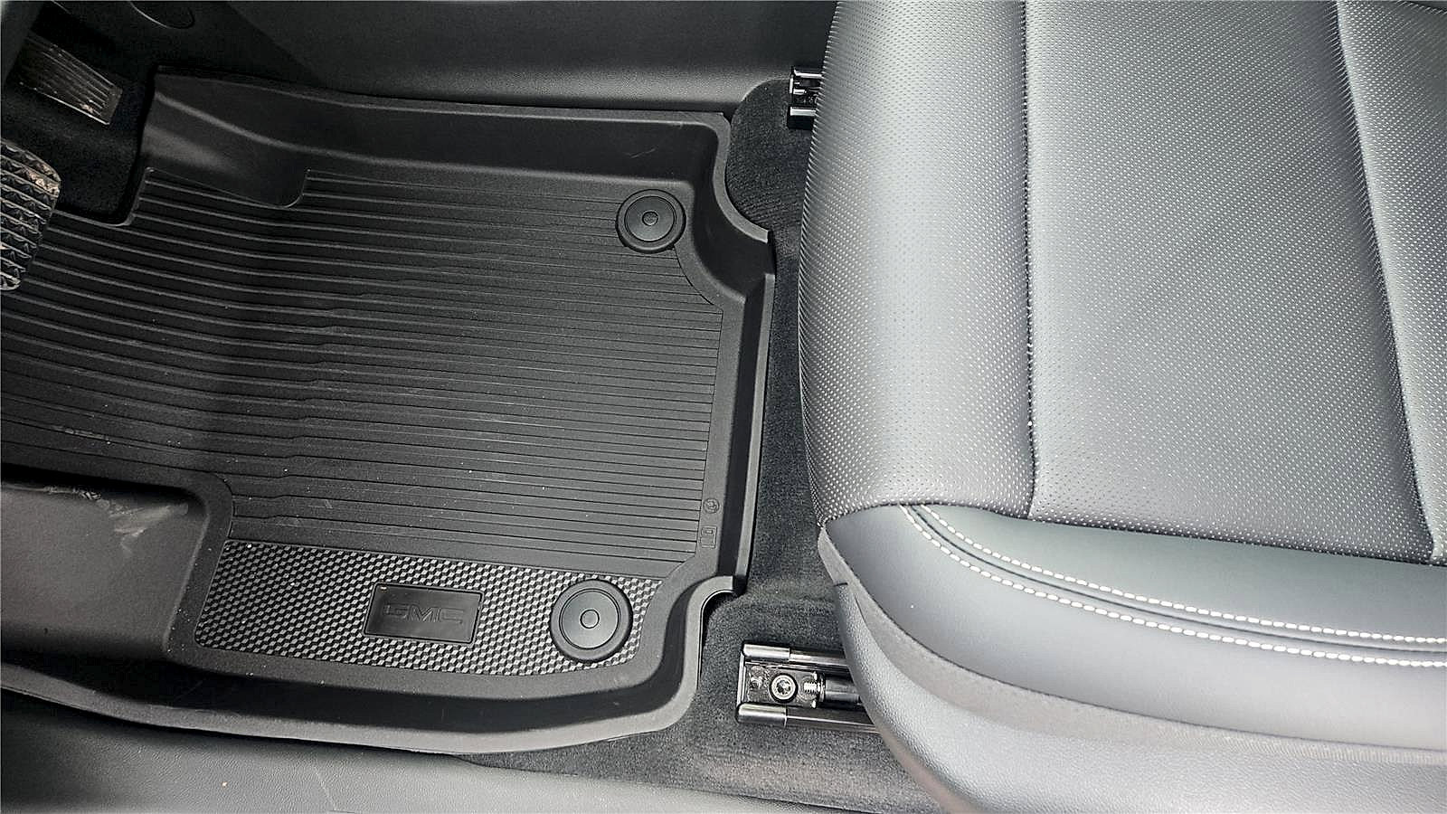 New 2026 GMC Terrain Elevation w/ Elevation Premium Package AWD/4WD image 28