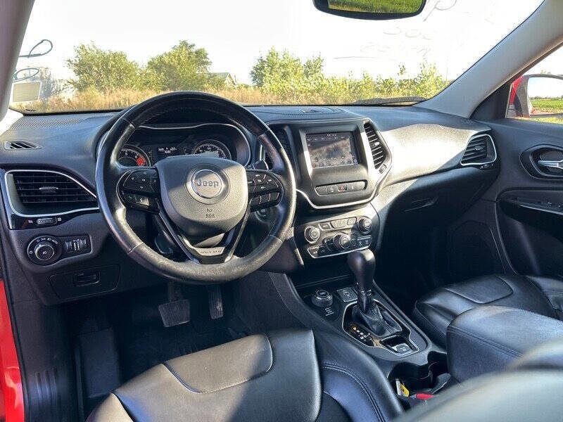 Used 2021 Jeep Cherokee Latitude Plus image 13
