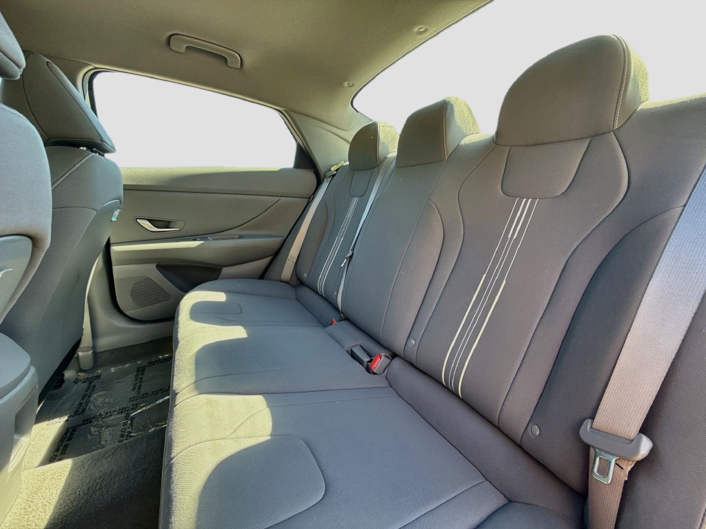 Used 2024 Hyundai Elantra SEL FWD image 31
