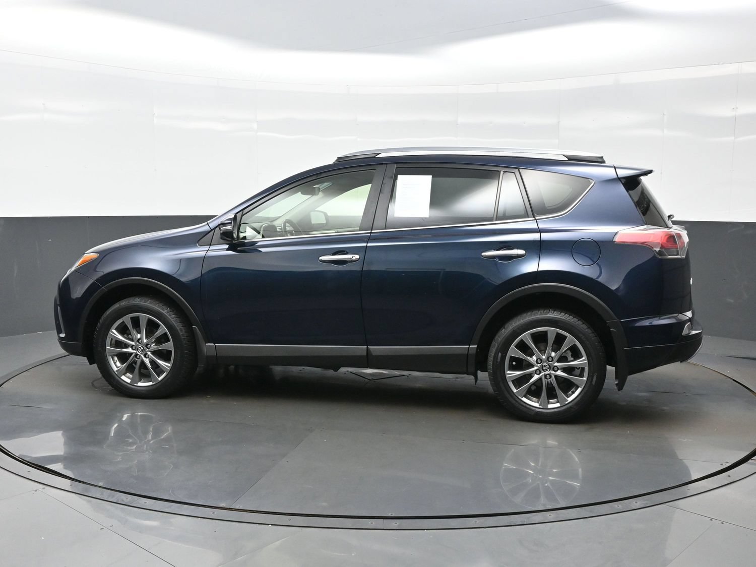Used 2017 Toyota RAV4 Limited w/ Carpet Mat Package AWD/4WD image 4