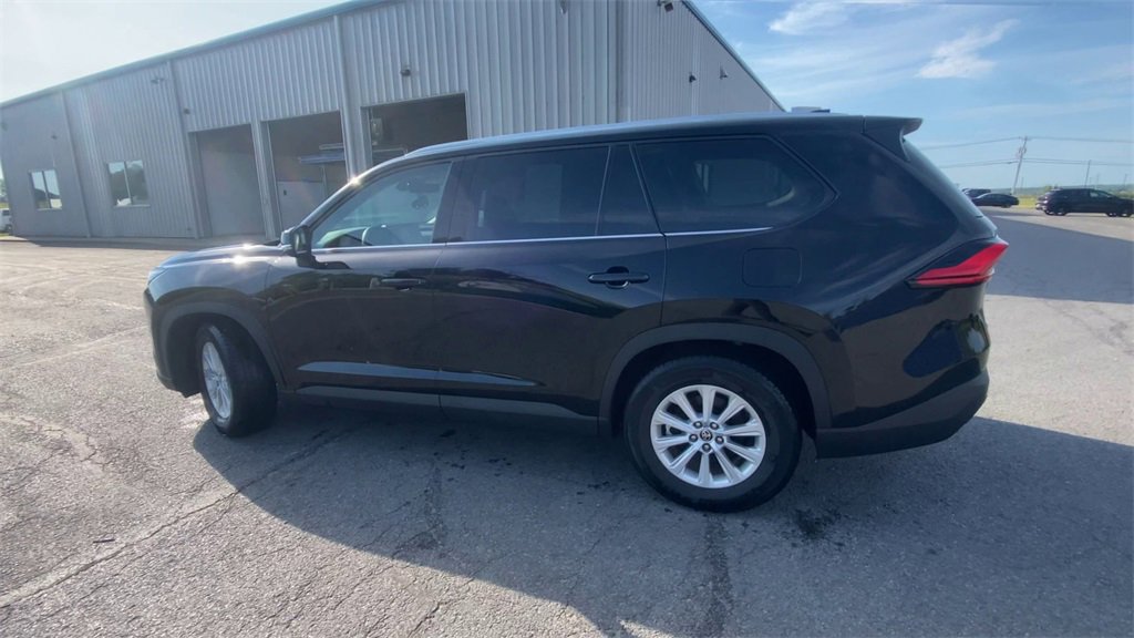 Used 2024 Toyota Grand Highlander XLE image 6