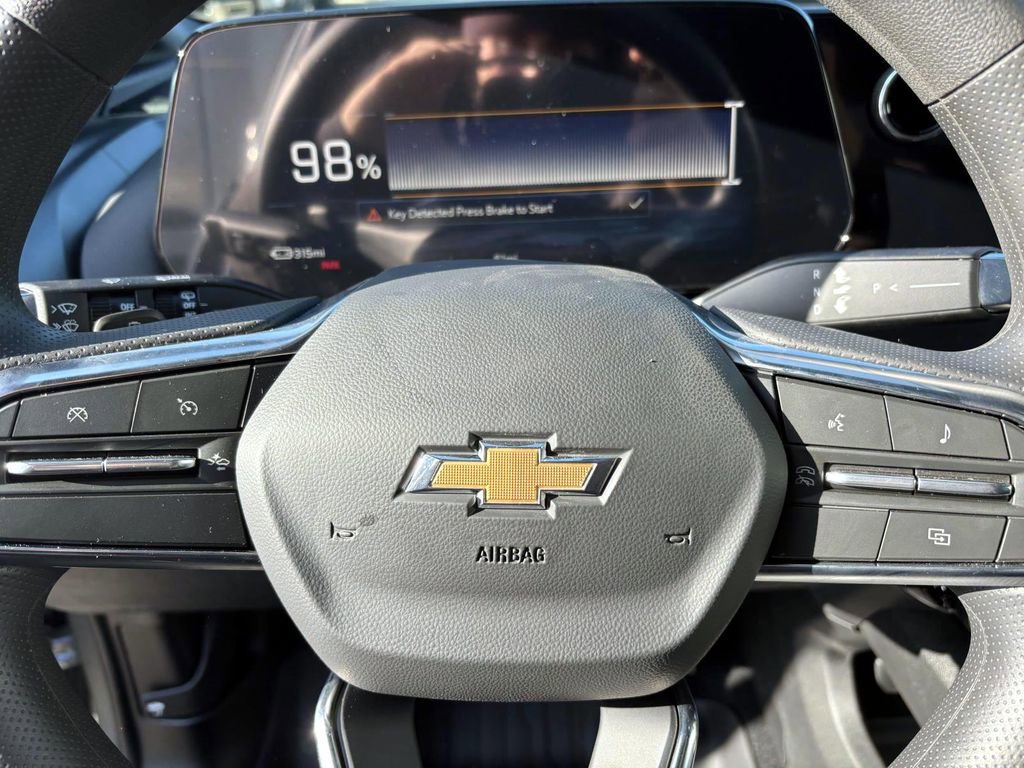 Used 2026 Chevrolet Equinox EV LT image 16