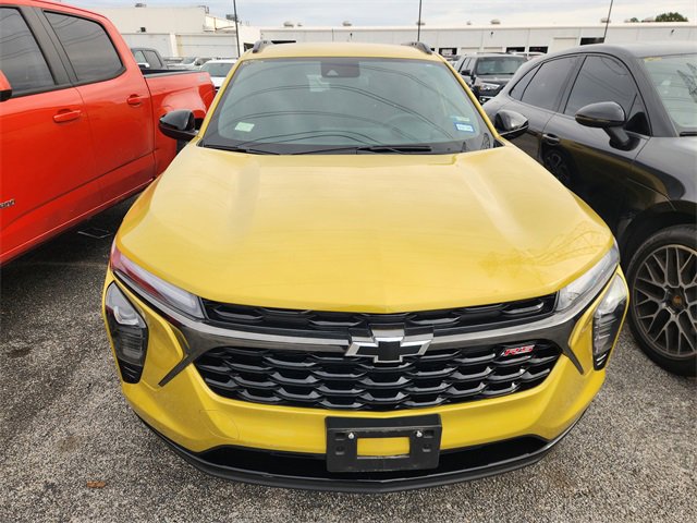 Used 2024 Chevrolet Trax RS w/ Driver Confidence Package image 2