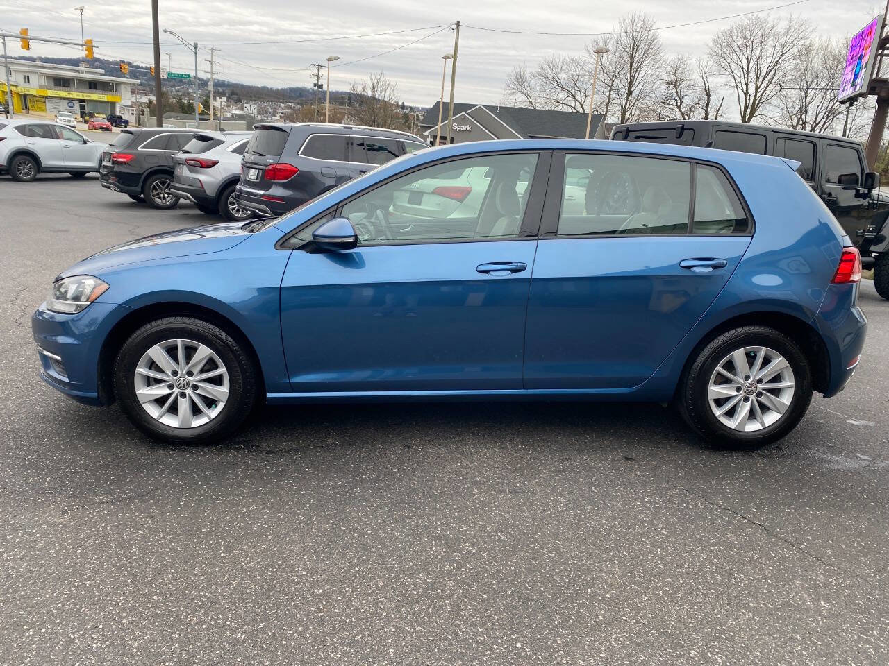 Used 2018 Volkswagen Golf S image 6
