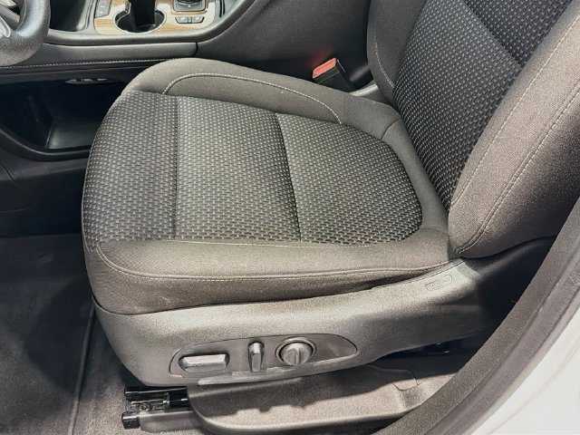 Used 2023 GMC Acadia SLE w/ Driver Convenience Package AWD/4WD image 17