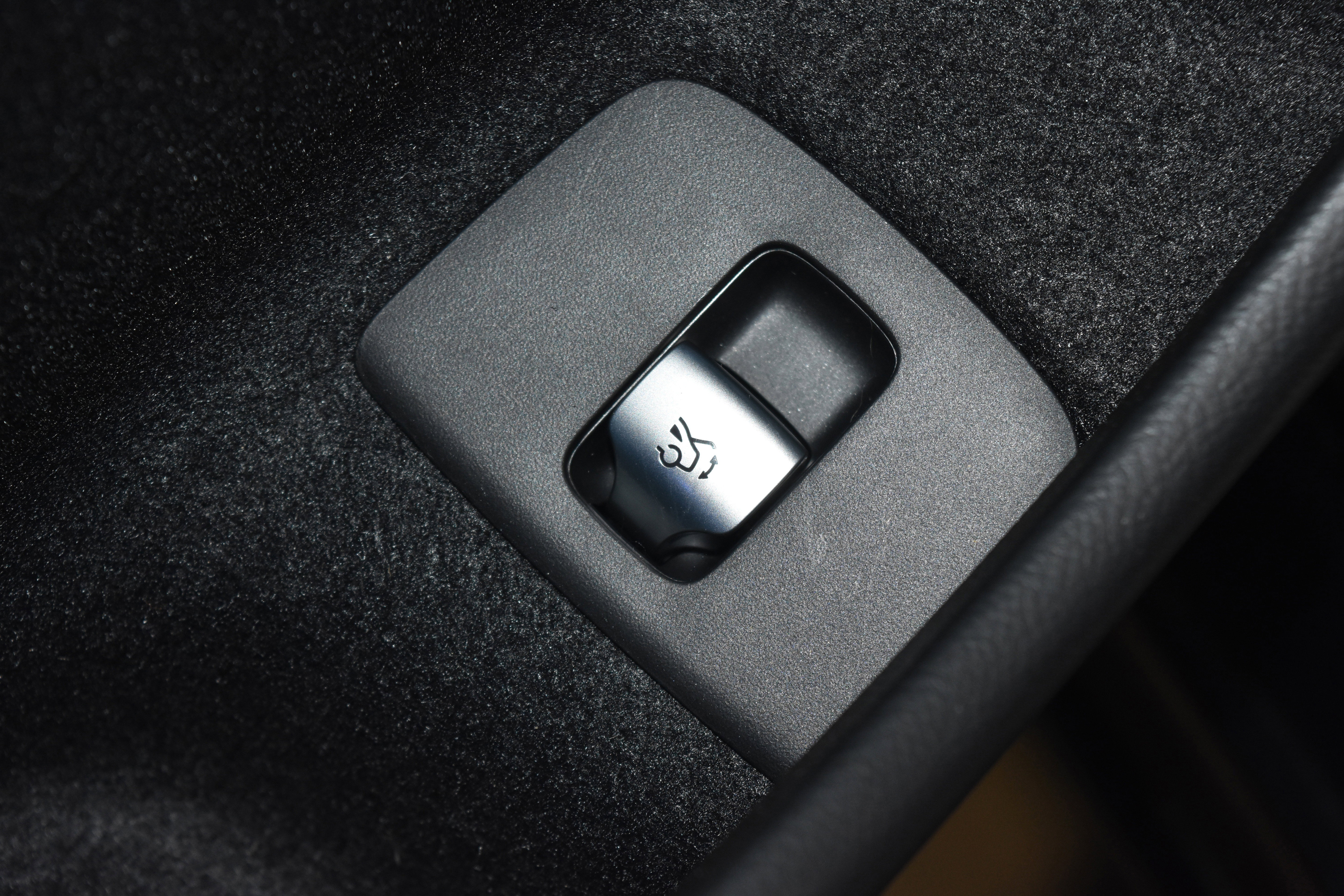 New 2026 Mercedes-Benz E 450 4MATIC Sedan image 6