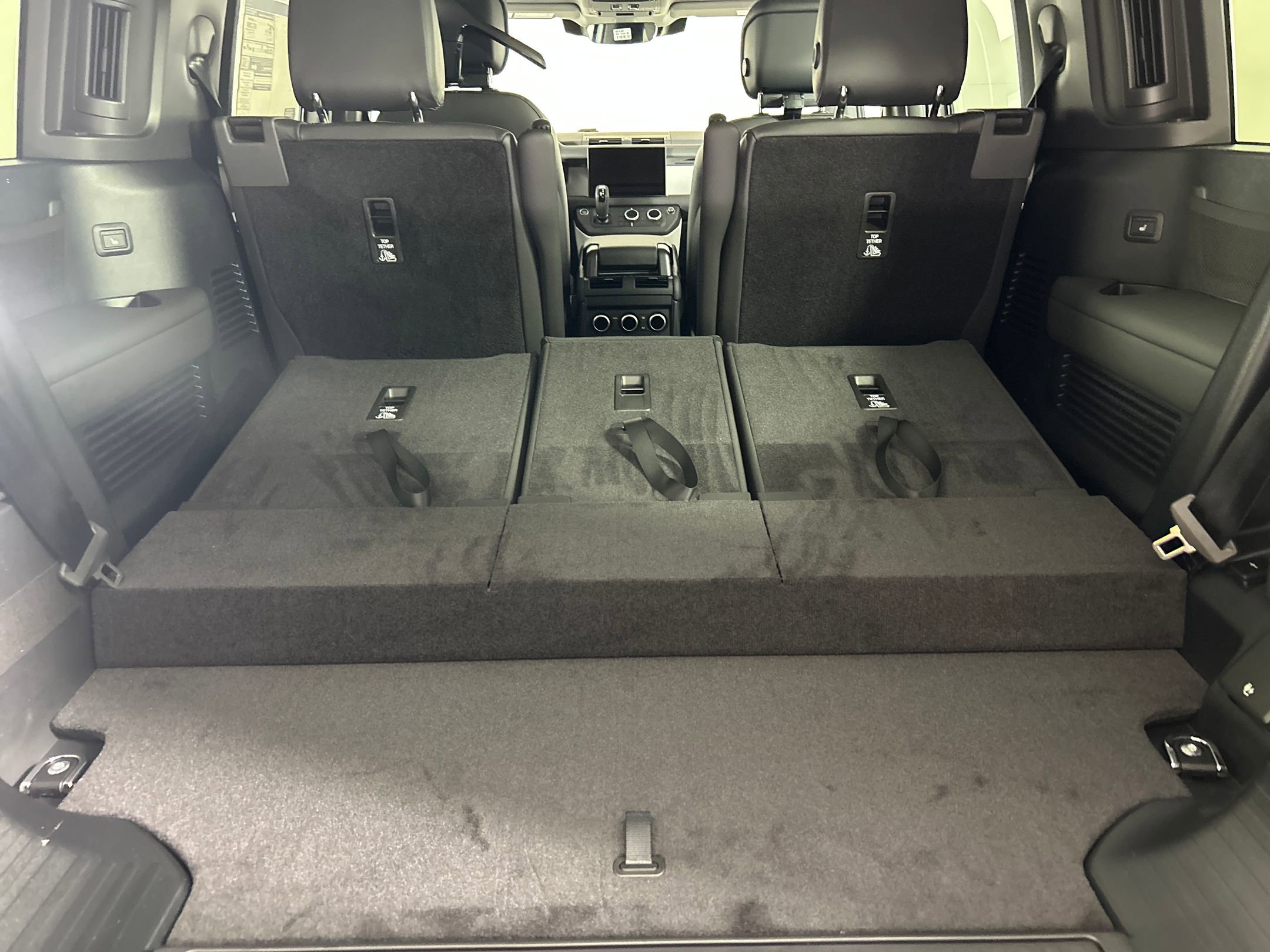 New 2025 Land Rover Defender 130 S image 19