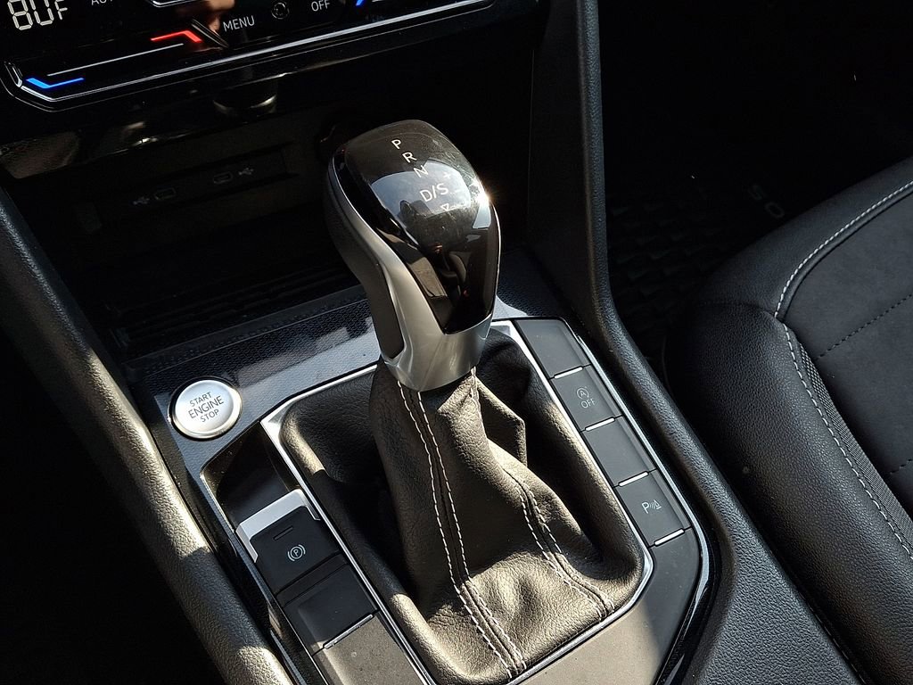 Certified 2025 Volkswagen Taos SE AWD/4WD image 15