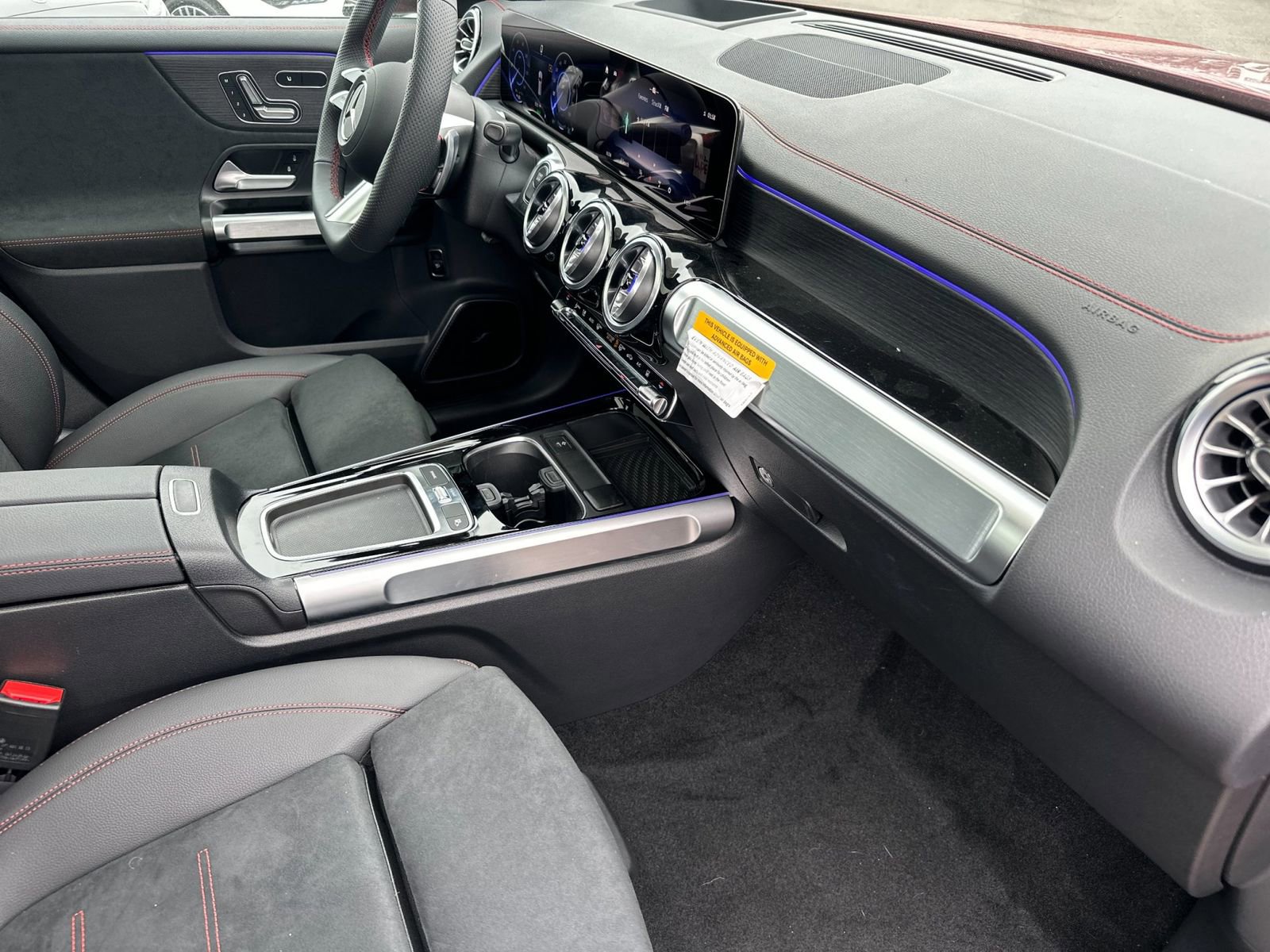 New 2024 Mercedes-Benz EQB 300 4MATIC image 16