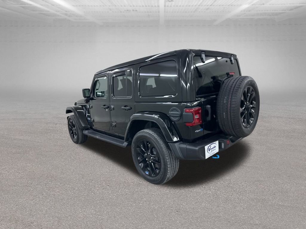 Used 2023 Jeep Wrangler Unlimited Sahara w/ Cold Weather Group image 9