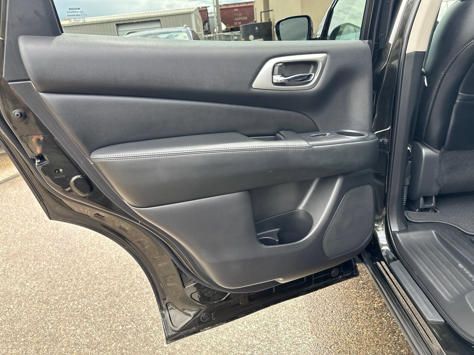 Used 2017 Nissan Pathfinder Platinum AWD/4WD image 26