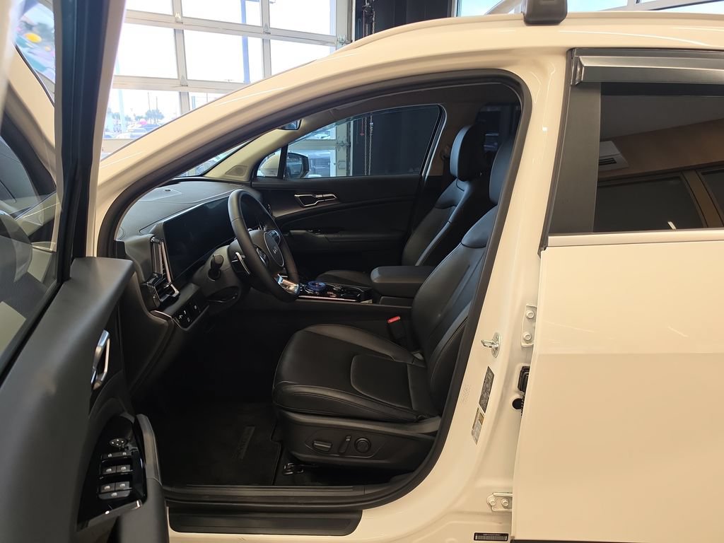 Certified 2025 Kia Sportage EX AWD/4WD image 14
