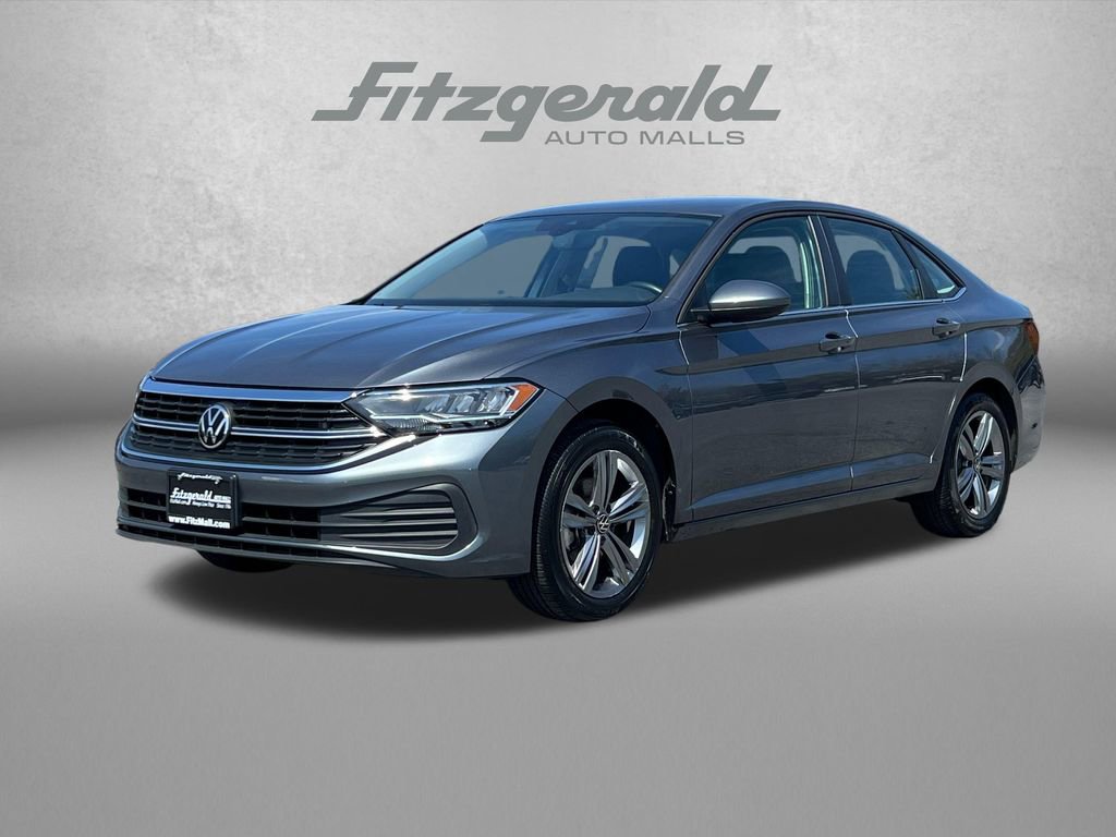 Used 2024 Volkswagen Jetta SE FWD image 2